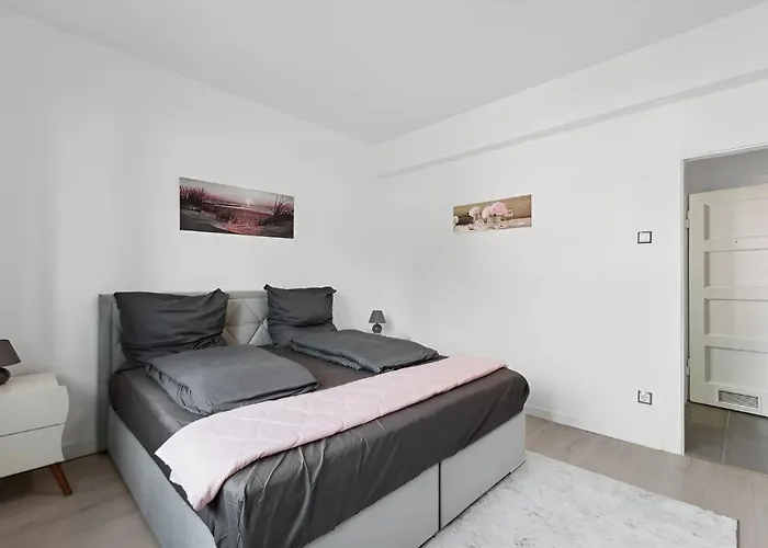 Flora Furnished Fair Apartments