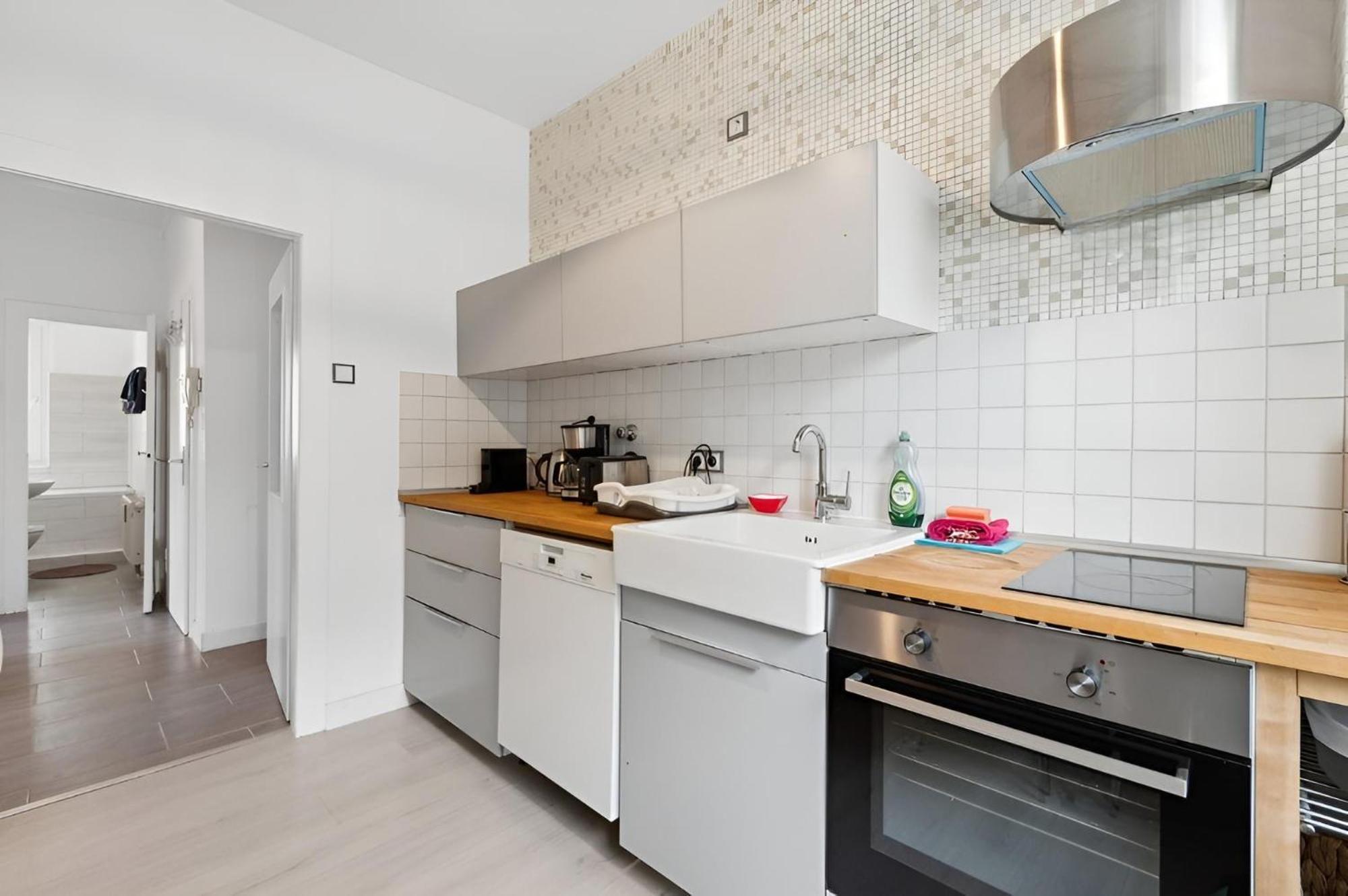 Flora Furnished Fair Apartment Essen